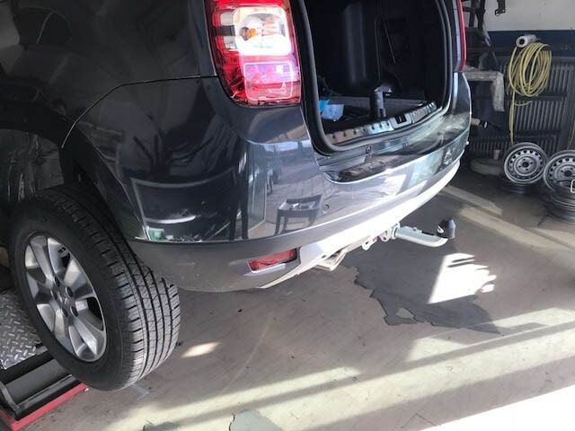 Τοποθέτηση κοτσαδόρου σε Dacia Duster