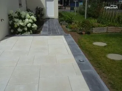 Terrasse en dalle anthracite