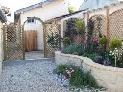 Jardinière en forme de vague