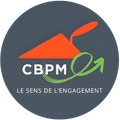Logo CBPM avec un visuel orange et vert et le slogan « Le sens de l’engagement »