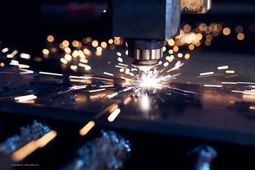 Laser sprüht Funken