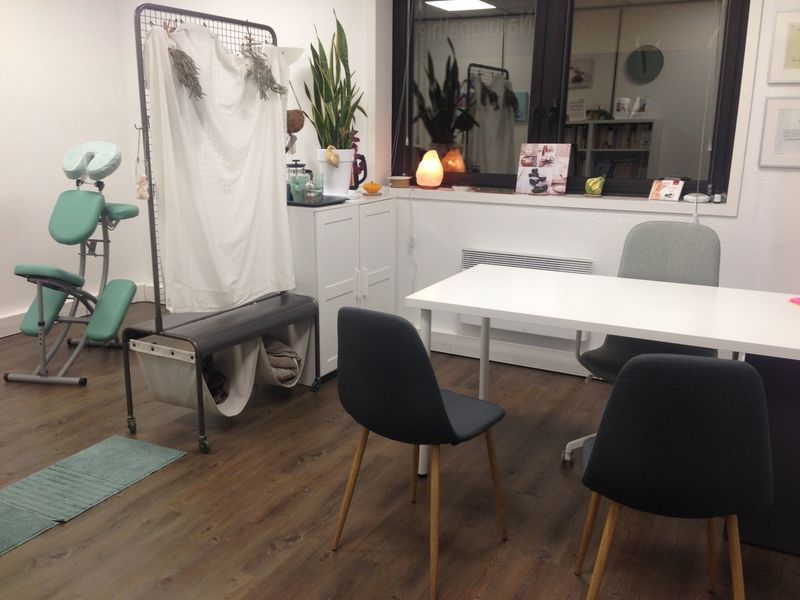 Cabinet fauteuil assis