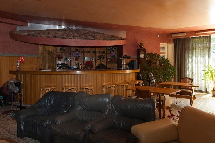 Hôtel restaurant Le Manoir | Spécialités suisses | Location de chambres Genève