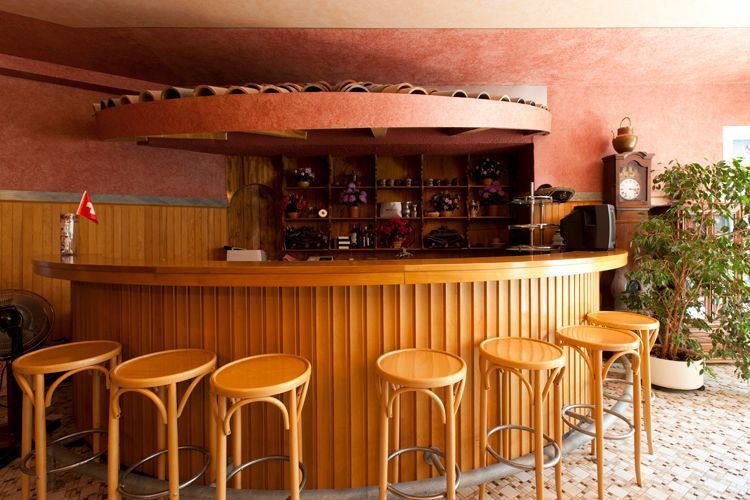 Hôtel restaurant Le Manoir | Spécialités suisses | Location de chambres Genève