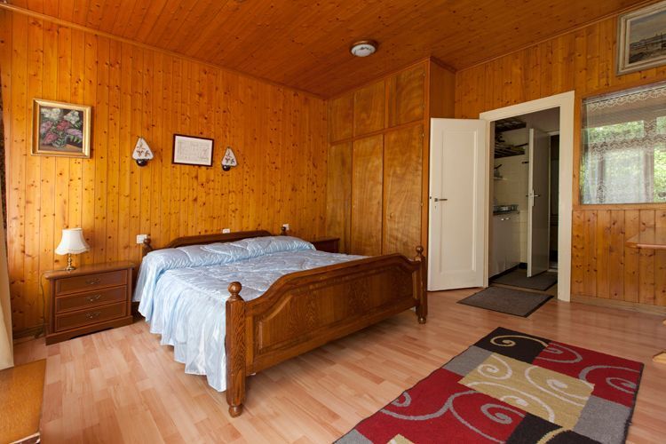 Hôtel restaurant Le Manoir | Spécialités suisses | Location de chambres Genève