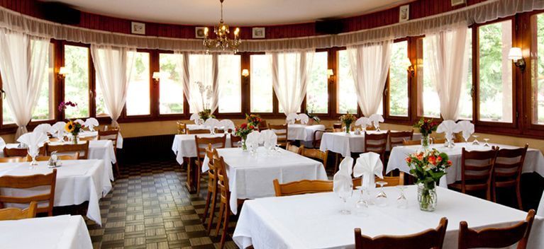 Hôtel restaurant Le Manoir | Spécialités suisses | Location de chambres Genève