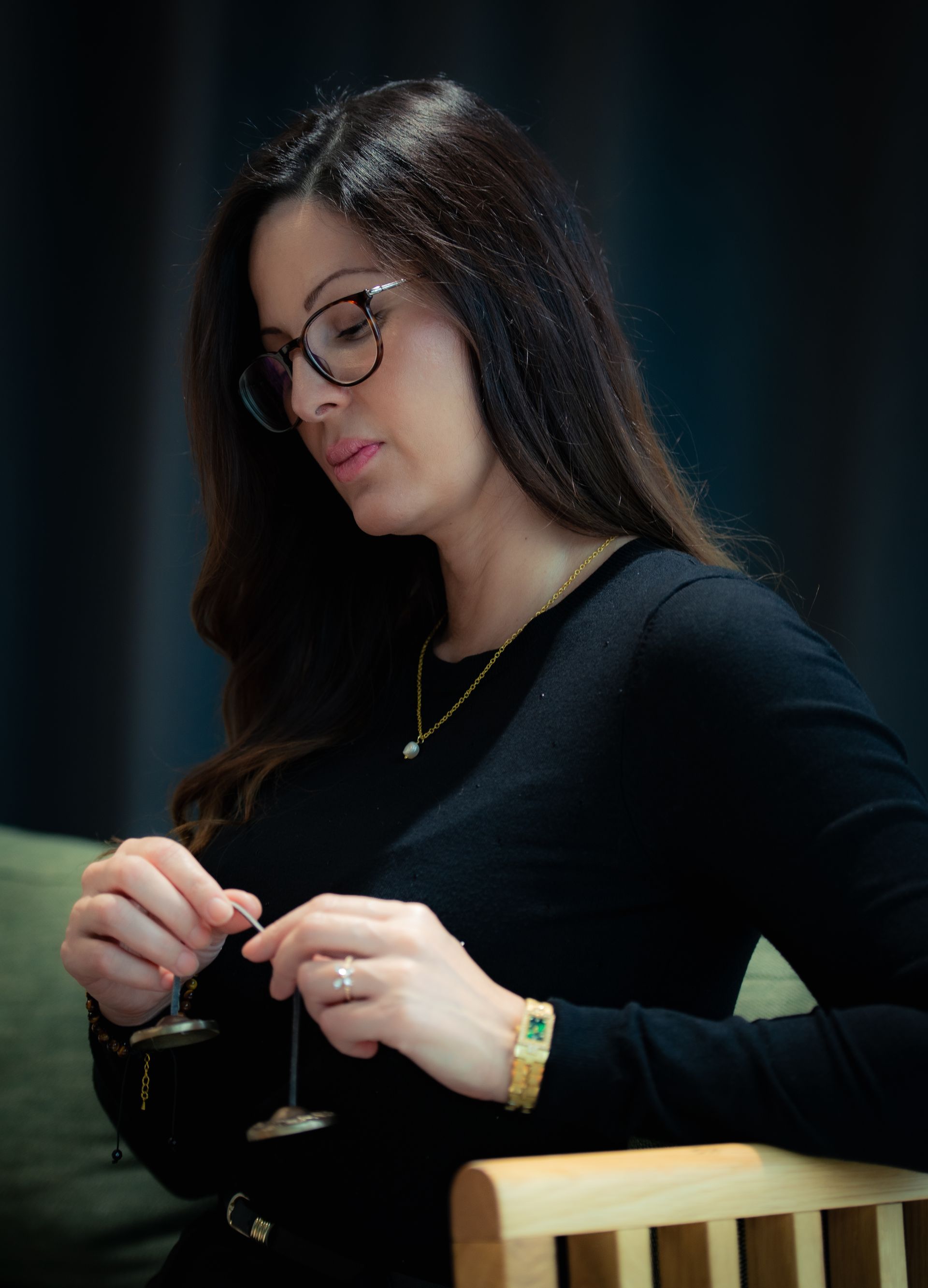 Diana, Therapeutin für ganzheitliche Therapie in ihrer Praxis in Basel