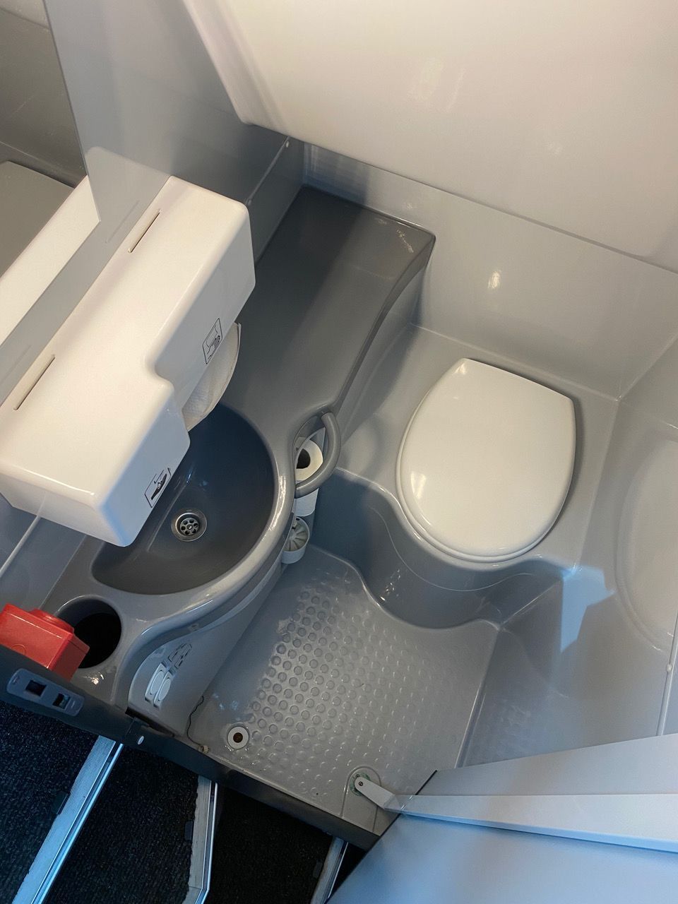 WC in einem Bus von Omnibus-Reiseverkehr Reinhold Rabenstein KG