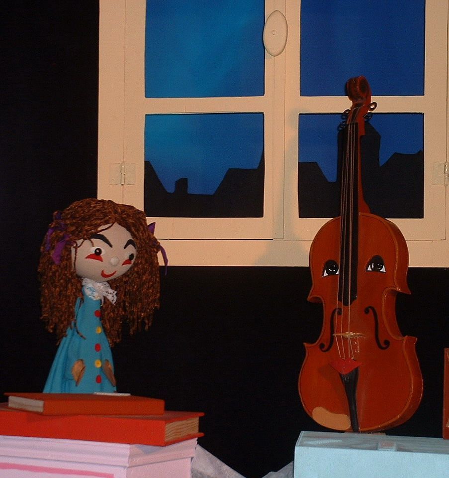 Une poupée et un violon