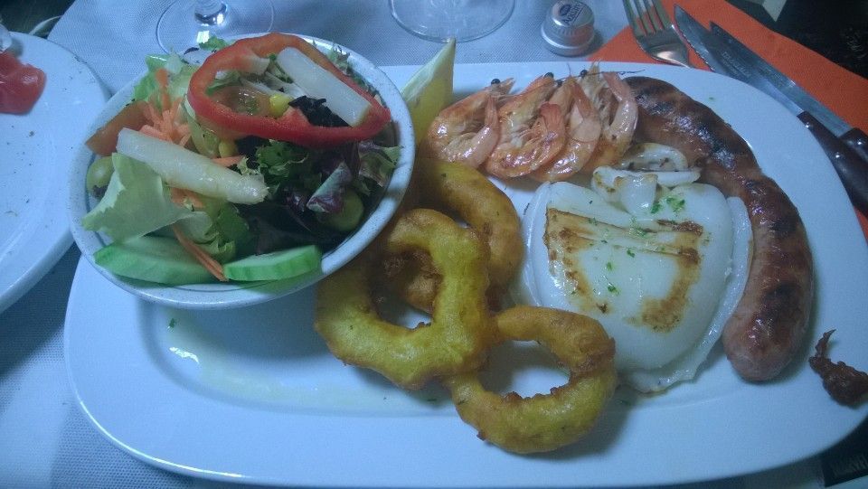 Espanjalaista ruokaa.