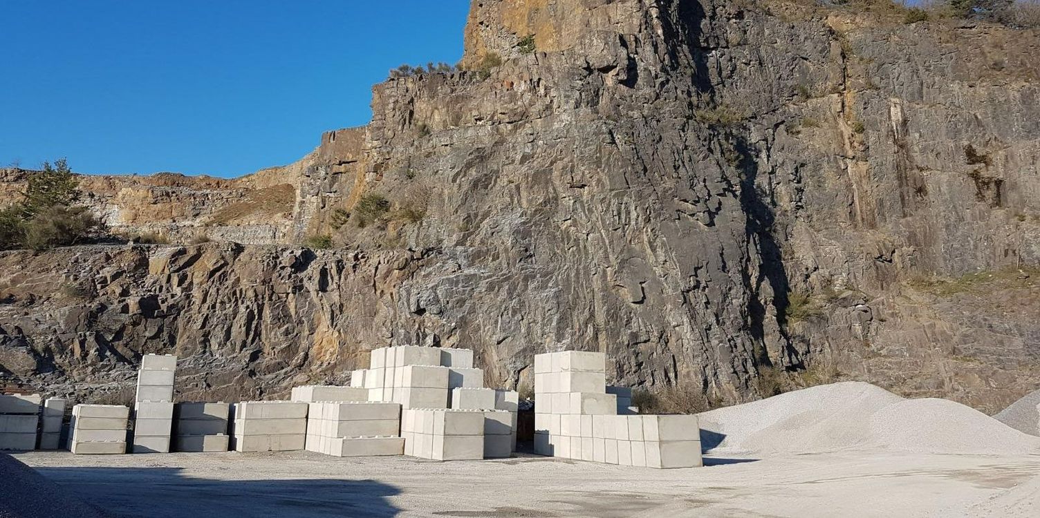 Blocs de béton sur notre carrière