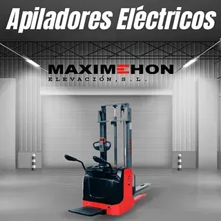 Una carretilla elevadora roja y negra está en un almacén con las palabras Maximhon Elevacion SL encima.