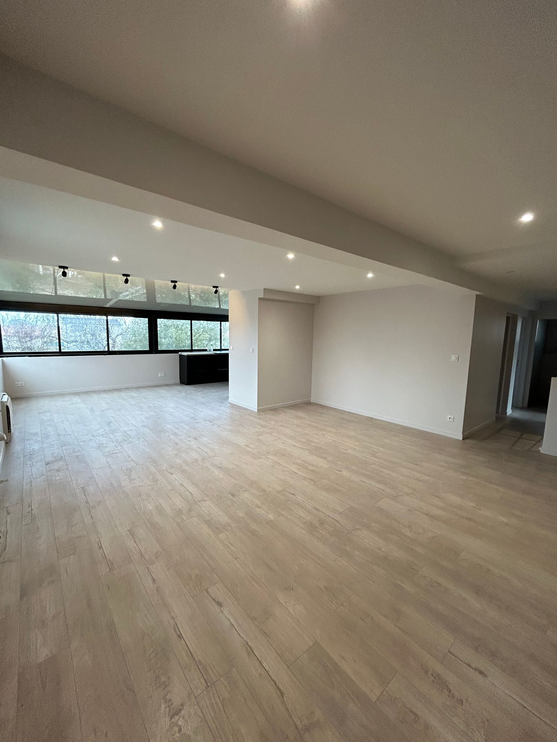 Parquet au sol dans une pièce