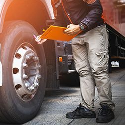 Entretien d'un poids lourd en cours