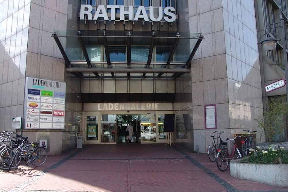 Eingang zum Einkaufszentrum 