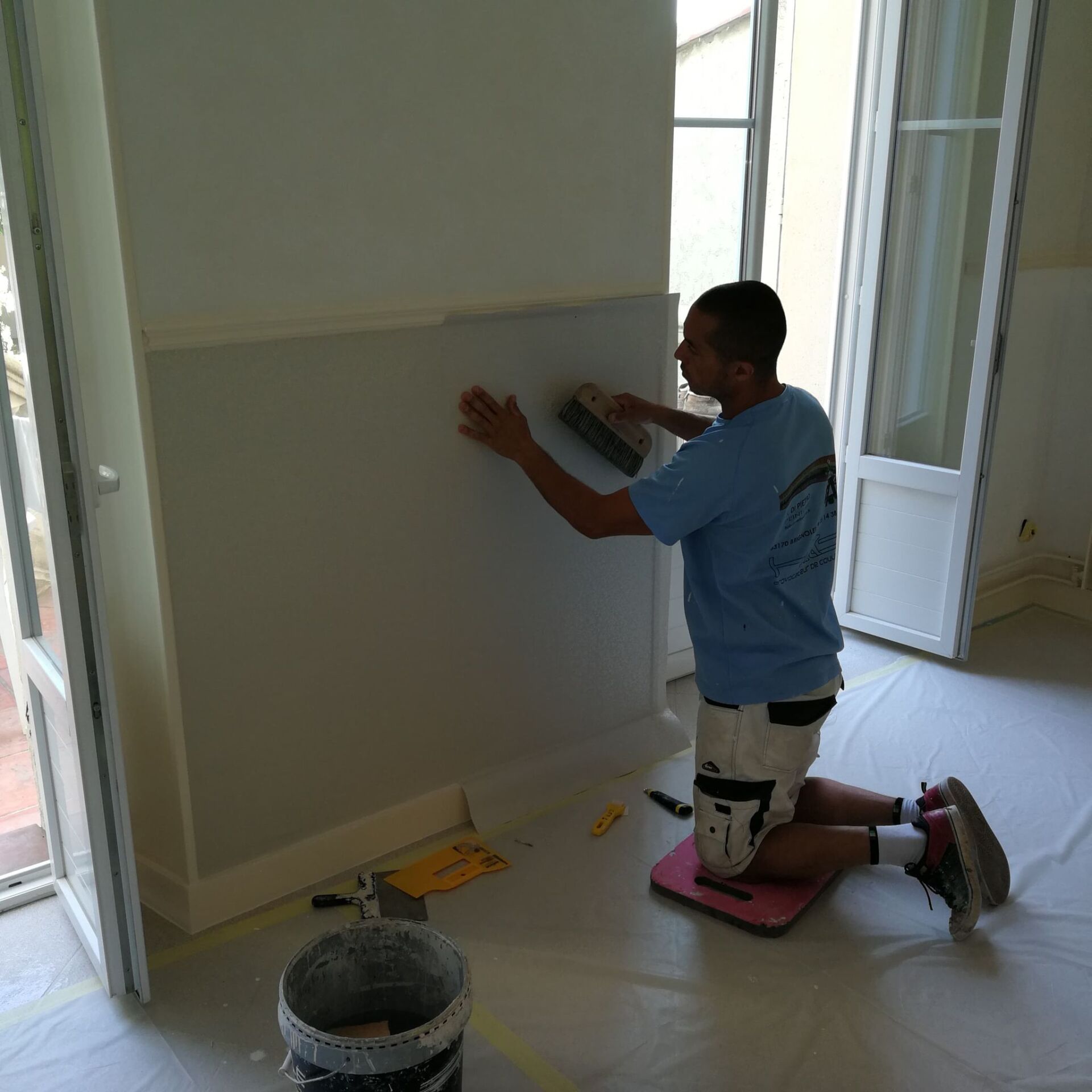 Un artisan d'AIX toiture en travaux