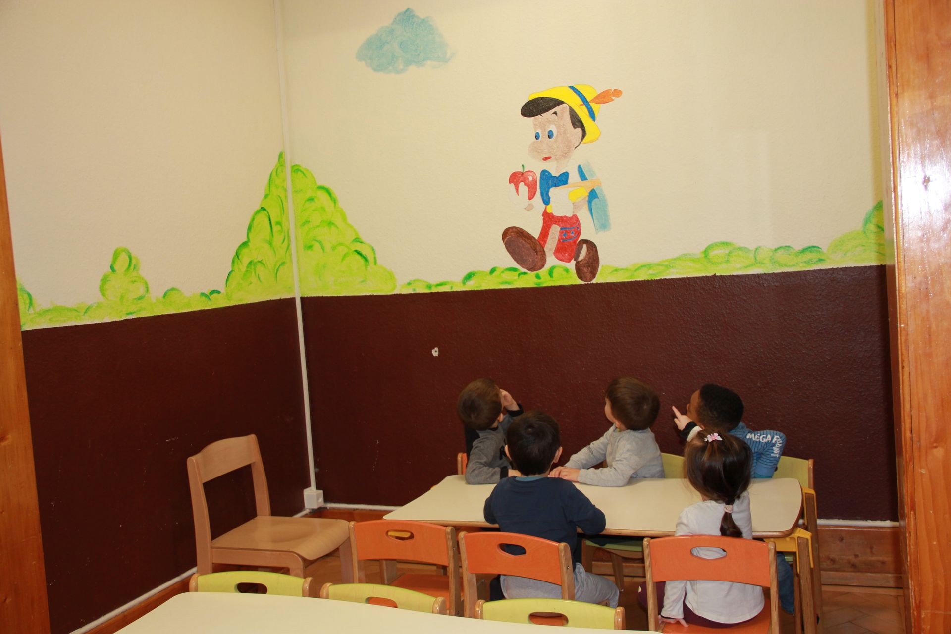 Salle à manger - Association Crèche Pinocchio