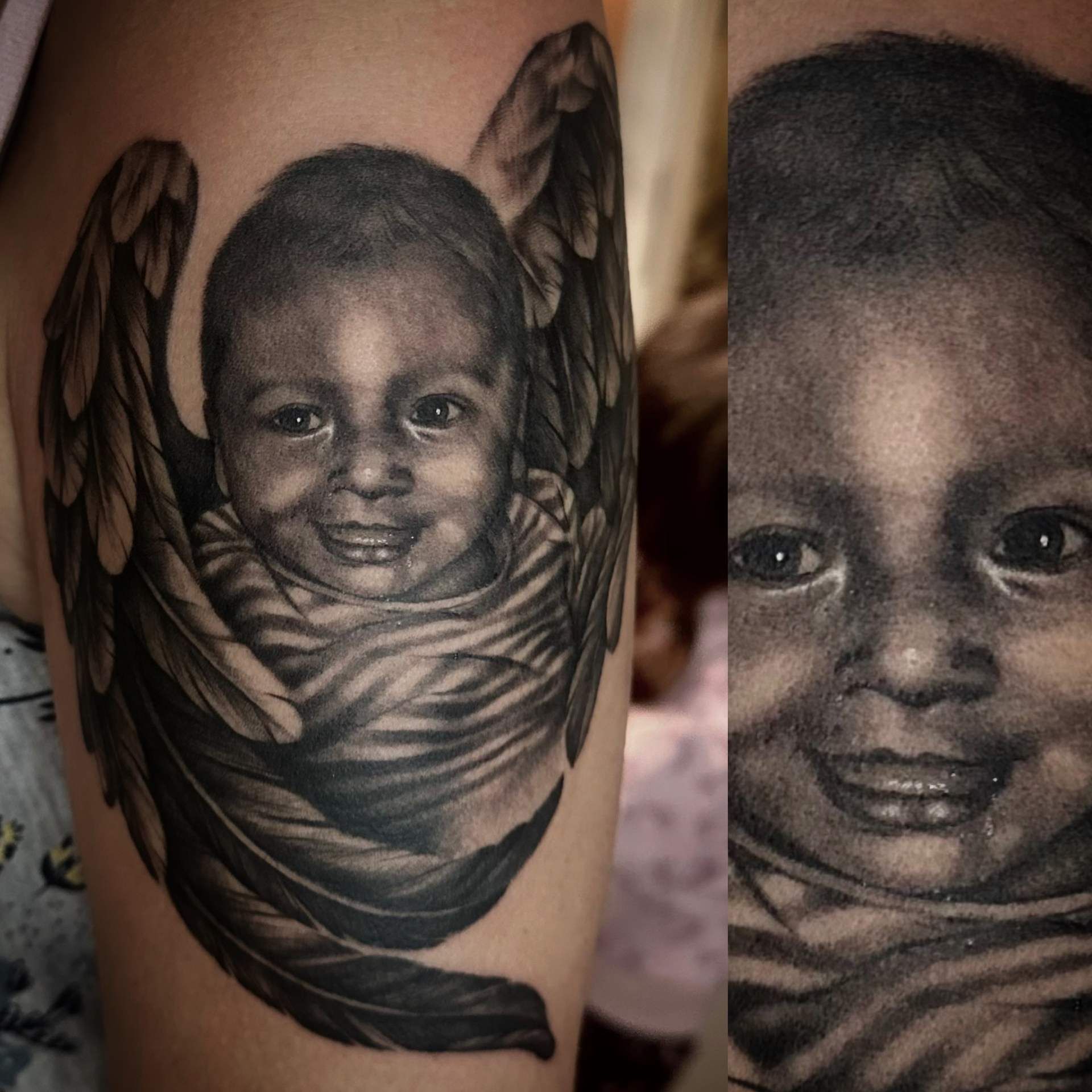 Ein realistisches Black and white Tattoo eines Babys mit Engelsflügeln