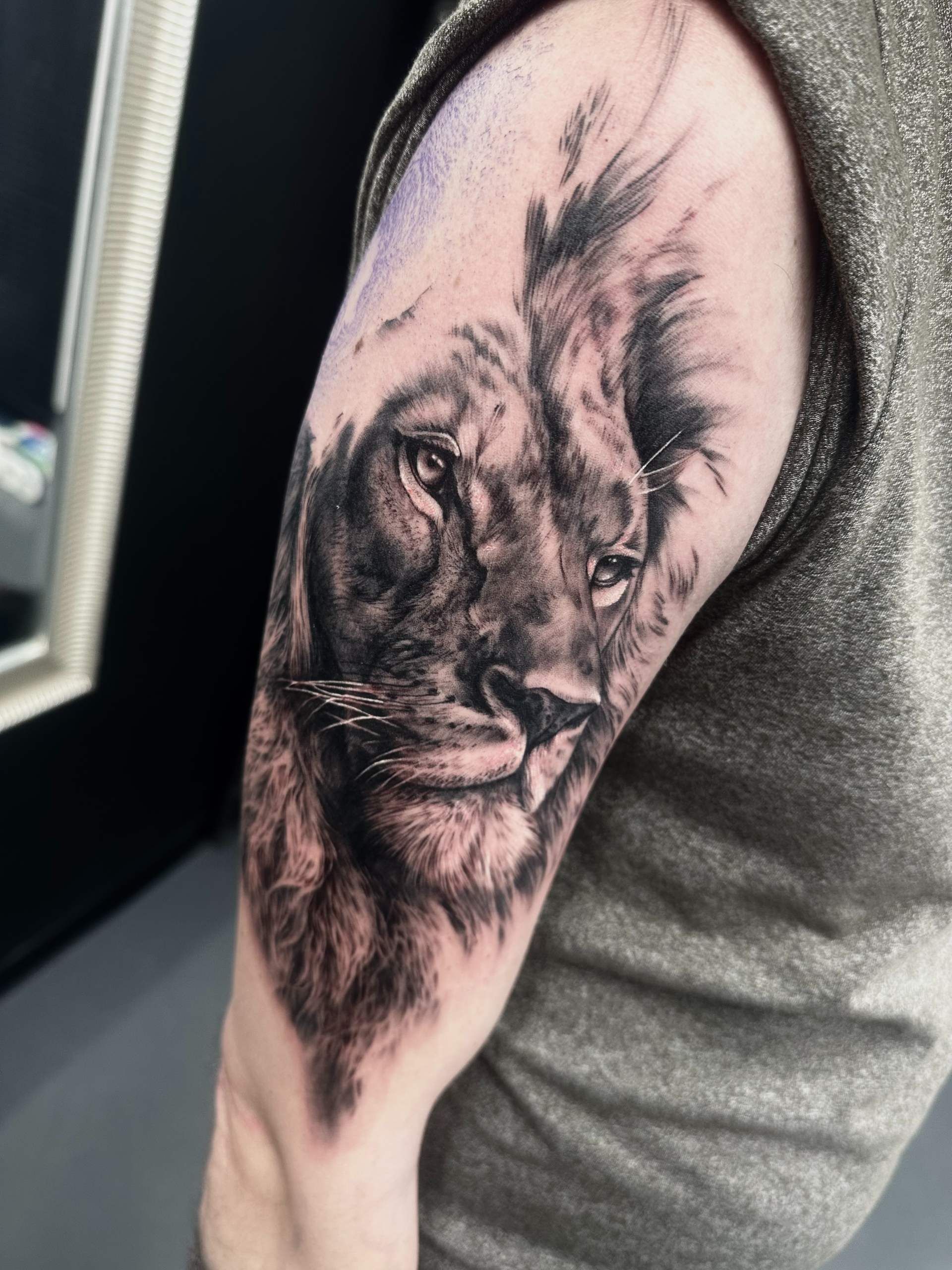 Black and White eines realistischen Löwen