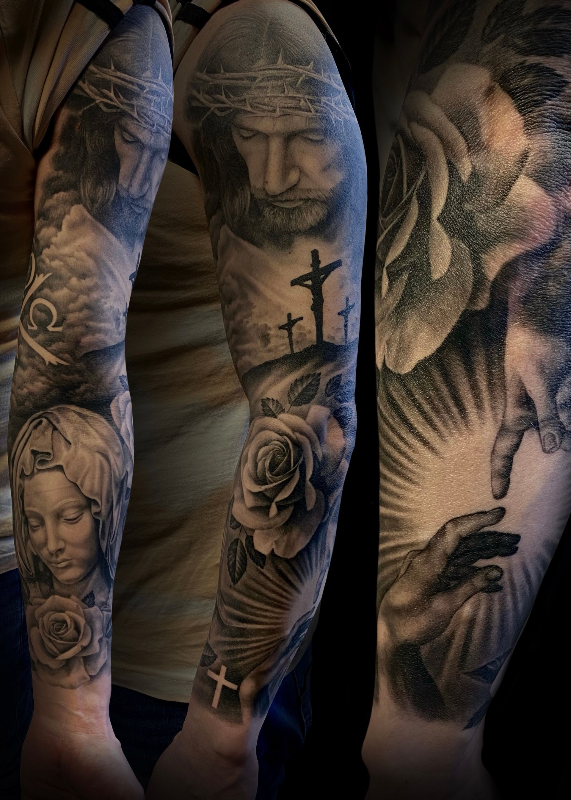 Realistisches Black and White von Jesus mit Dornenkrone, am Kreuz und Rosen, sowie Maria, long sleeve