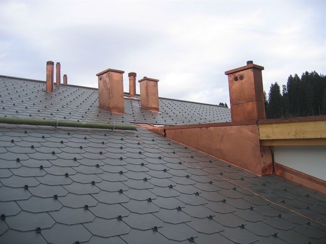 Steildach Faserzementschiefer / Hotel Schweizerhof, Lenzerheide