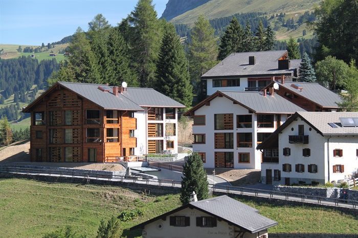Steildach Faserzementschiefer / Priva Alpine Lodges, Lenzerheide