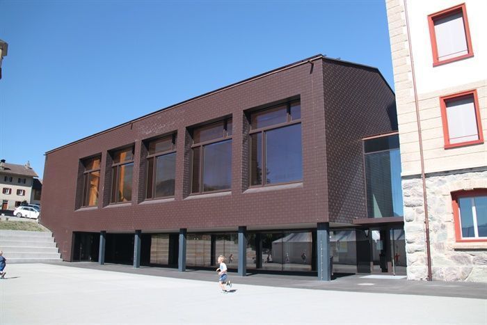 Fassadenbau Schulhaus Lenz / Eternitfassade
