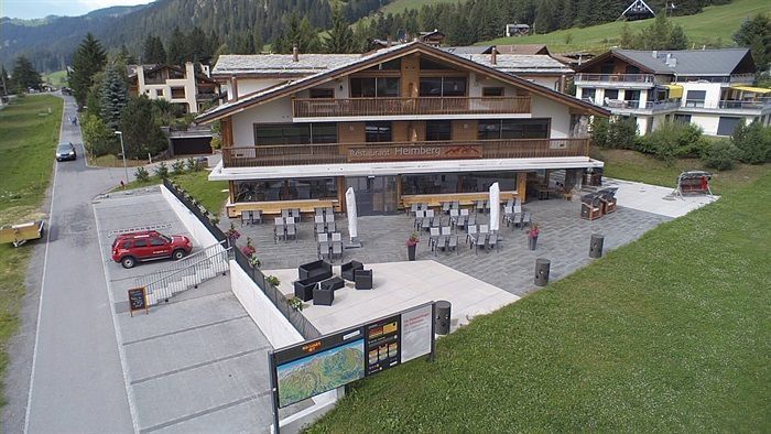Steinplatten SteildachSteinplatten Steildach (Malencosteindach) / Restaurant Heimberg, Parpan