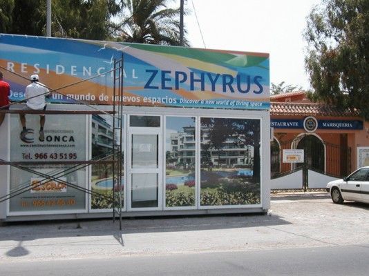 Un edificio con la palabra zephyrus en él.