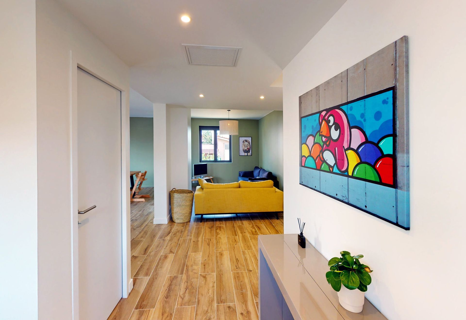 Entrée d'un appartement refait