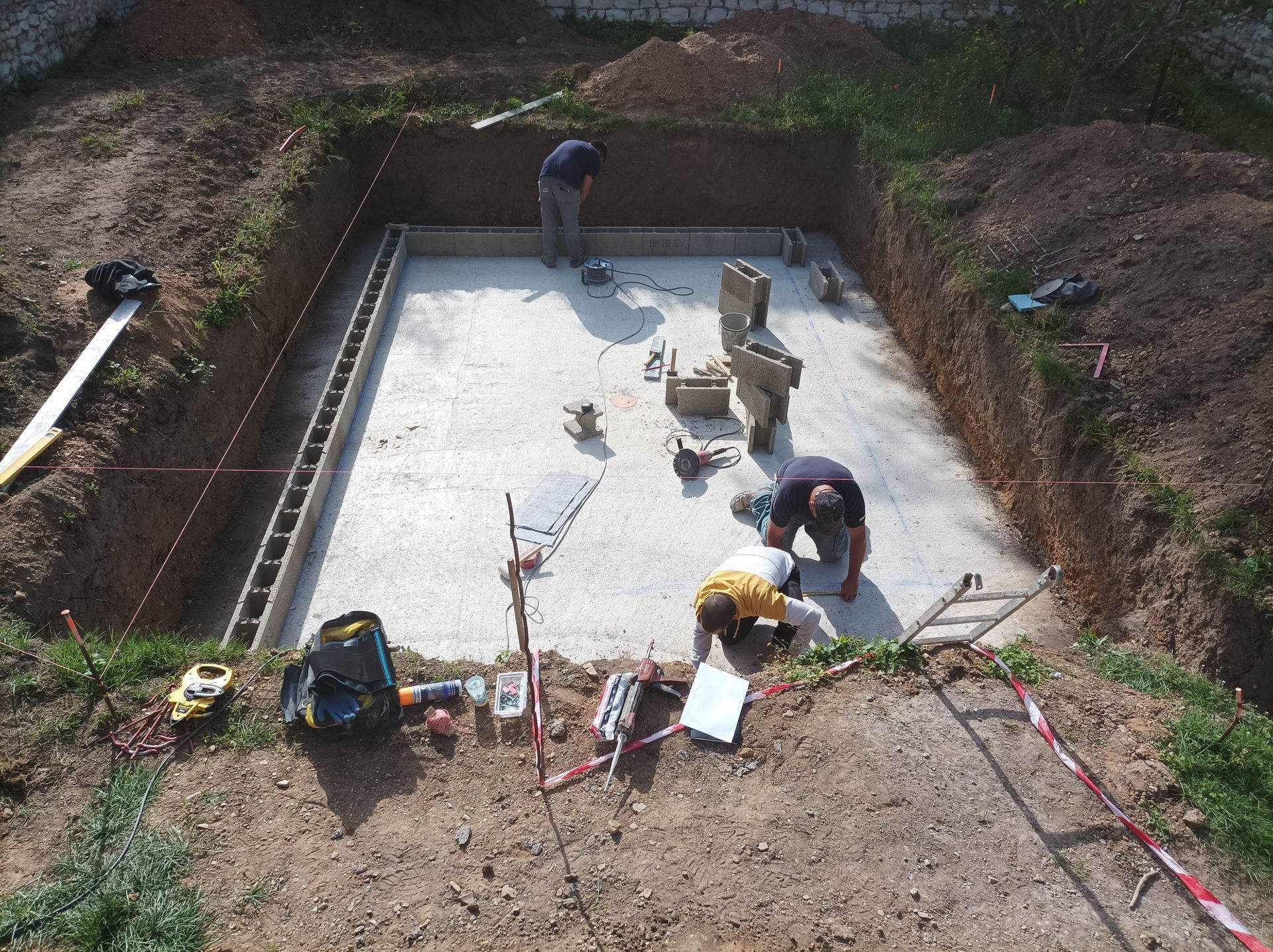 Création de la chape en béton piscine