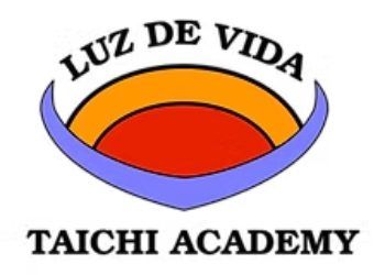 Logotipo de la Academia de Taichi Luiz de Vida con diseño de arco naranja, rojo y morado.