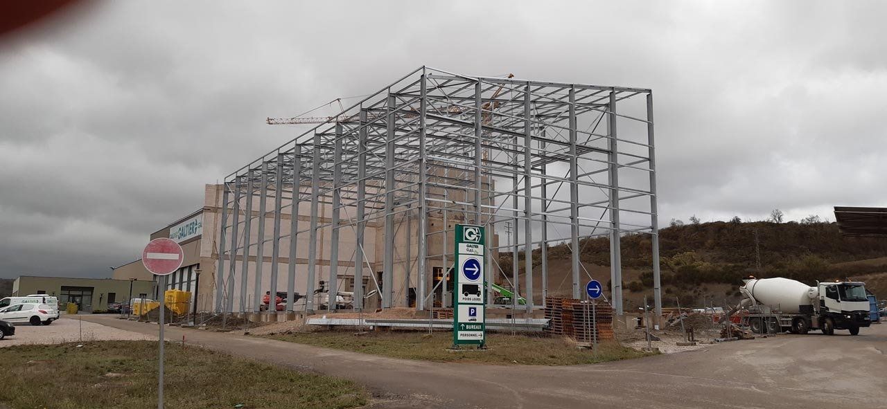 Structure métallique posée