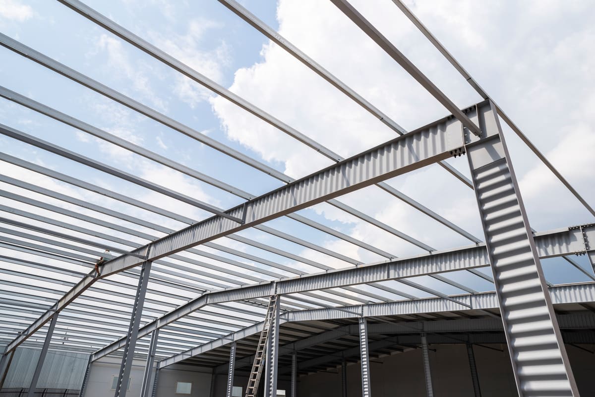Charpente métal vue du dessous