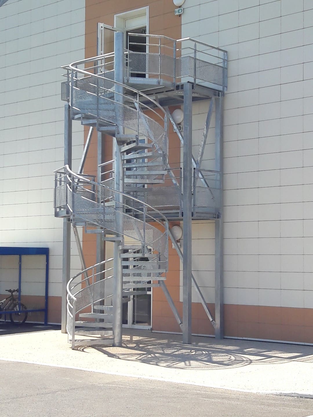 Escaliers métalliques