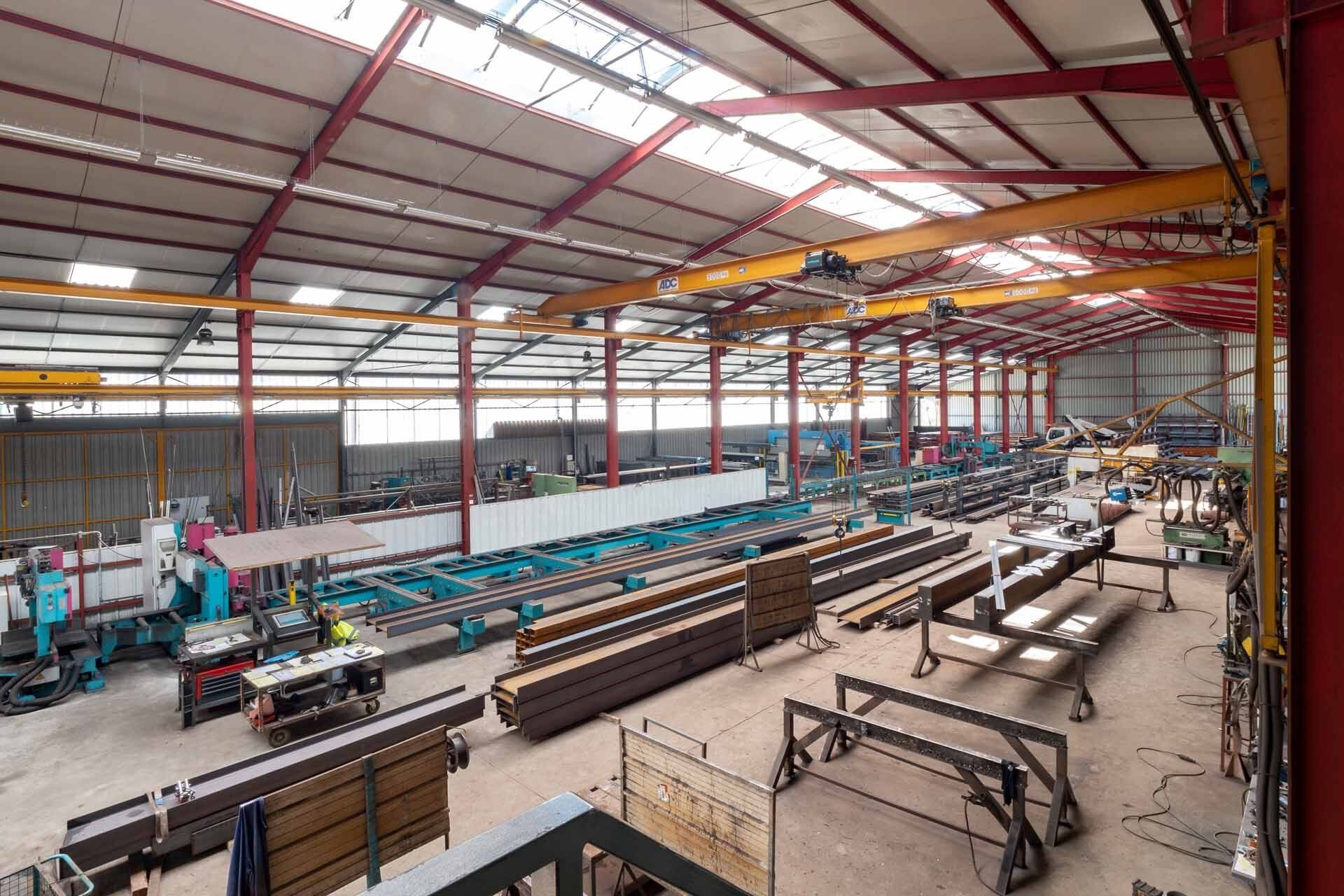 Vue intérieure de l'atelier de métallerie