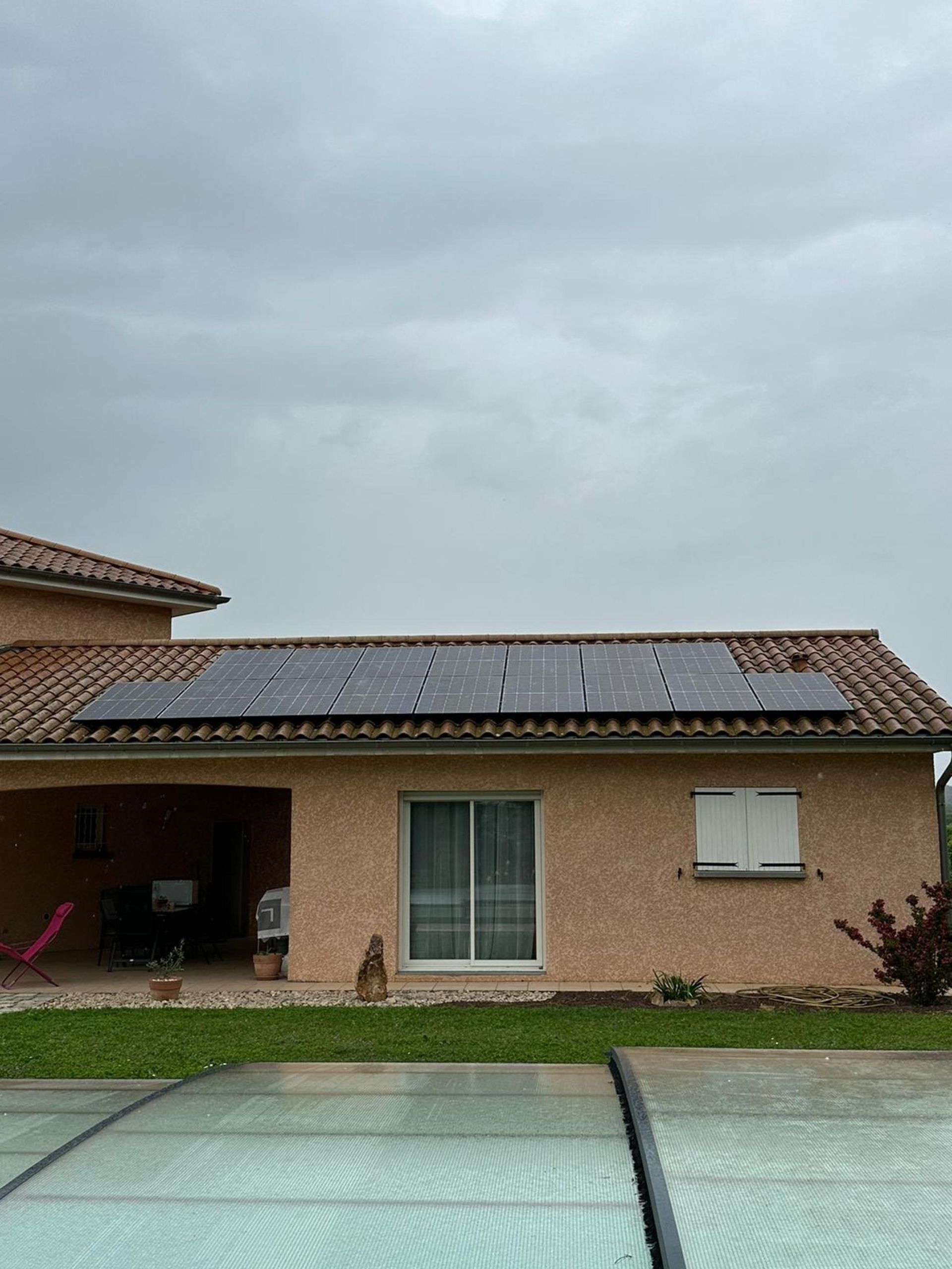 Installation d'un kit 6kWc et de panneaux MEYER BURGER