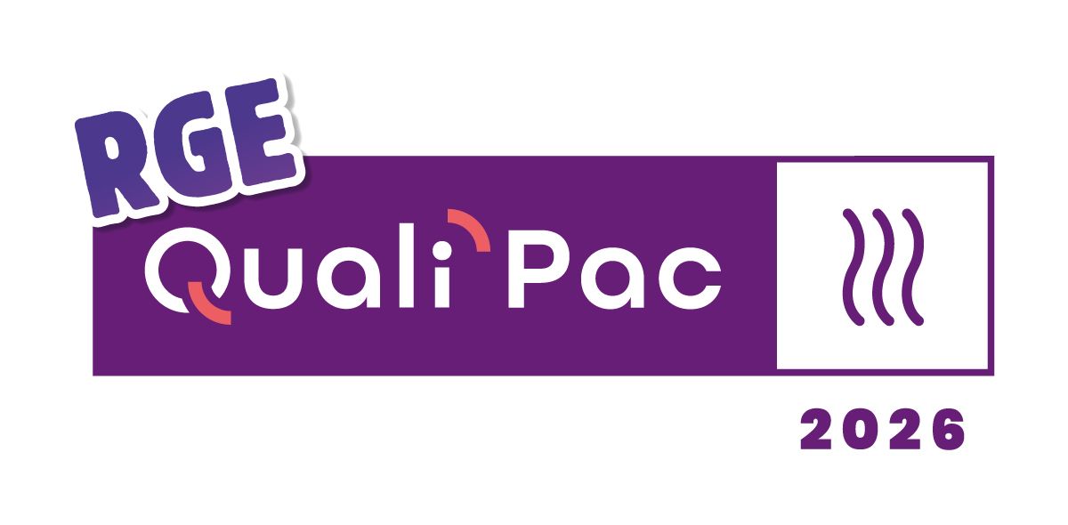 Logo RGE Quali Pac en violet et blanc avec 2026 et icône de vague de chaleur