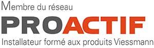 Logo “Membre du réseau PROACTIF” with gray and red text, and “Installateur formé aux produits Viessmann” underneath.