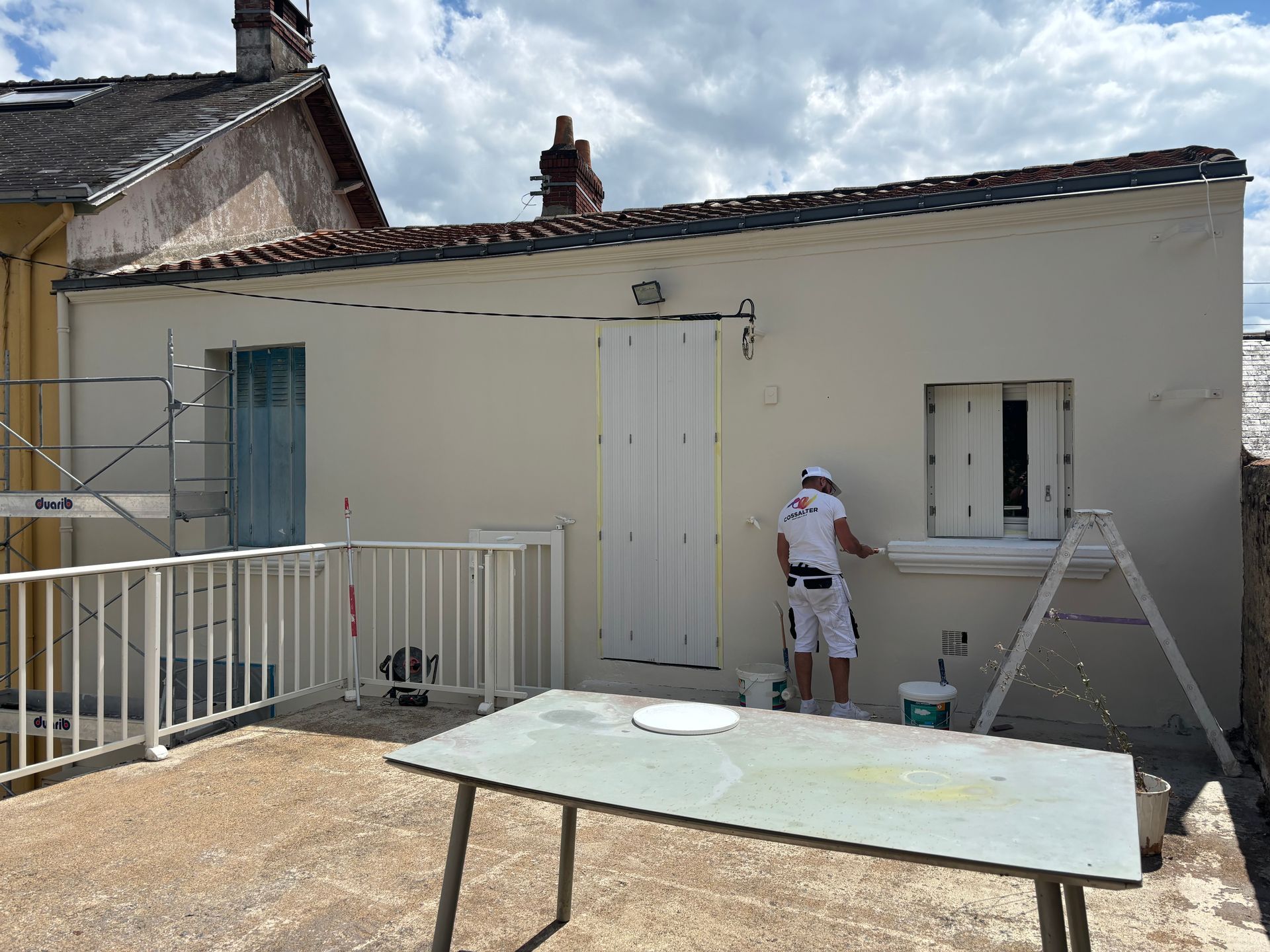 Photo d'un échafaudage mis en place pour le ravalement d'une façade