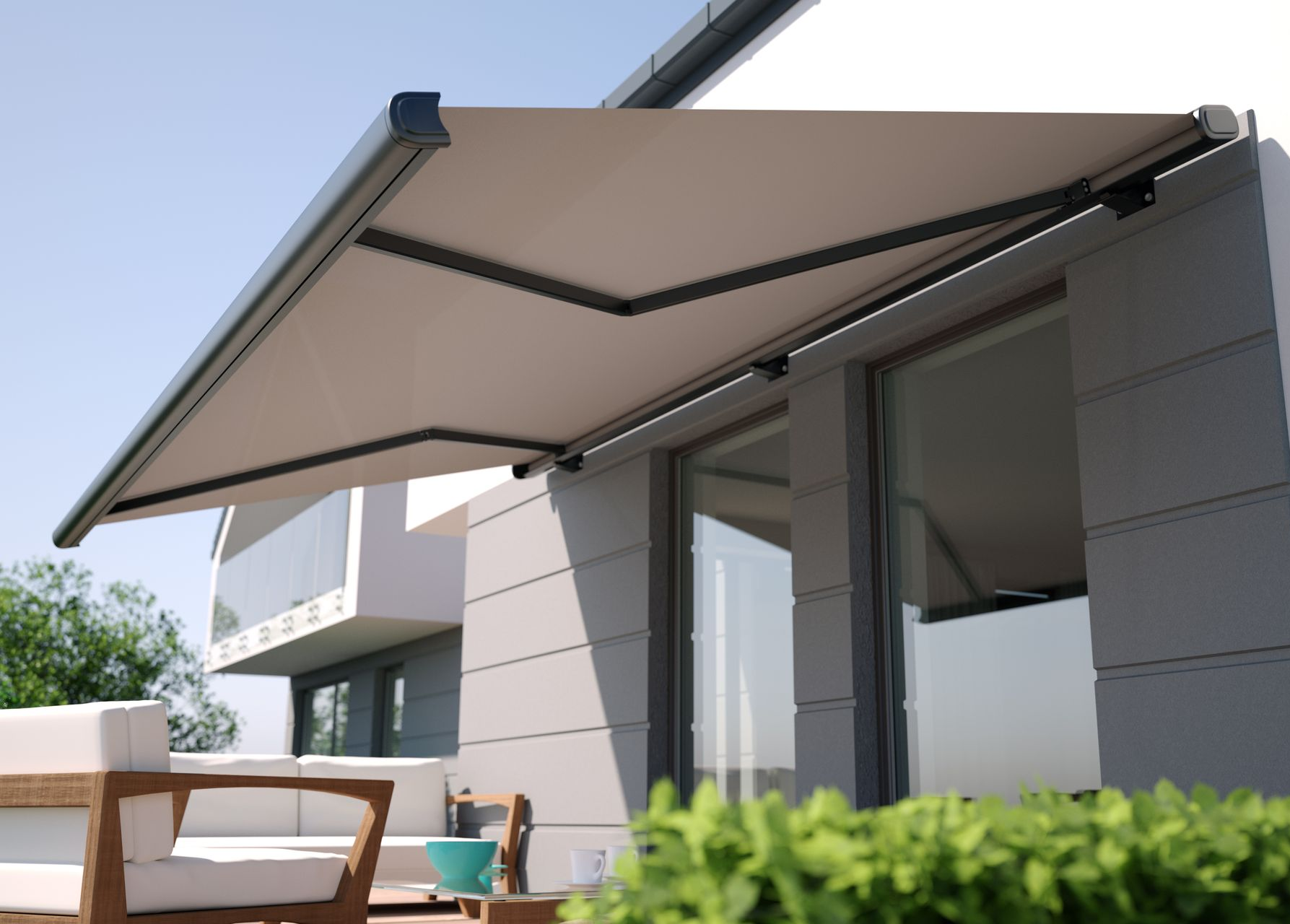 Store blanc extérieur ouvert.