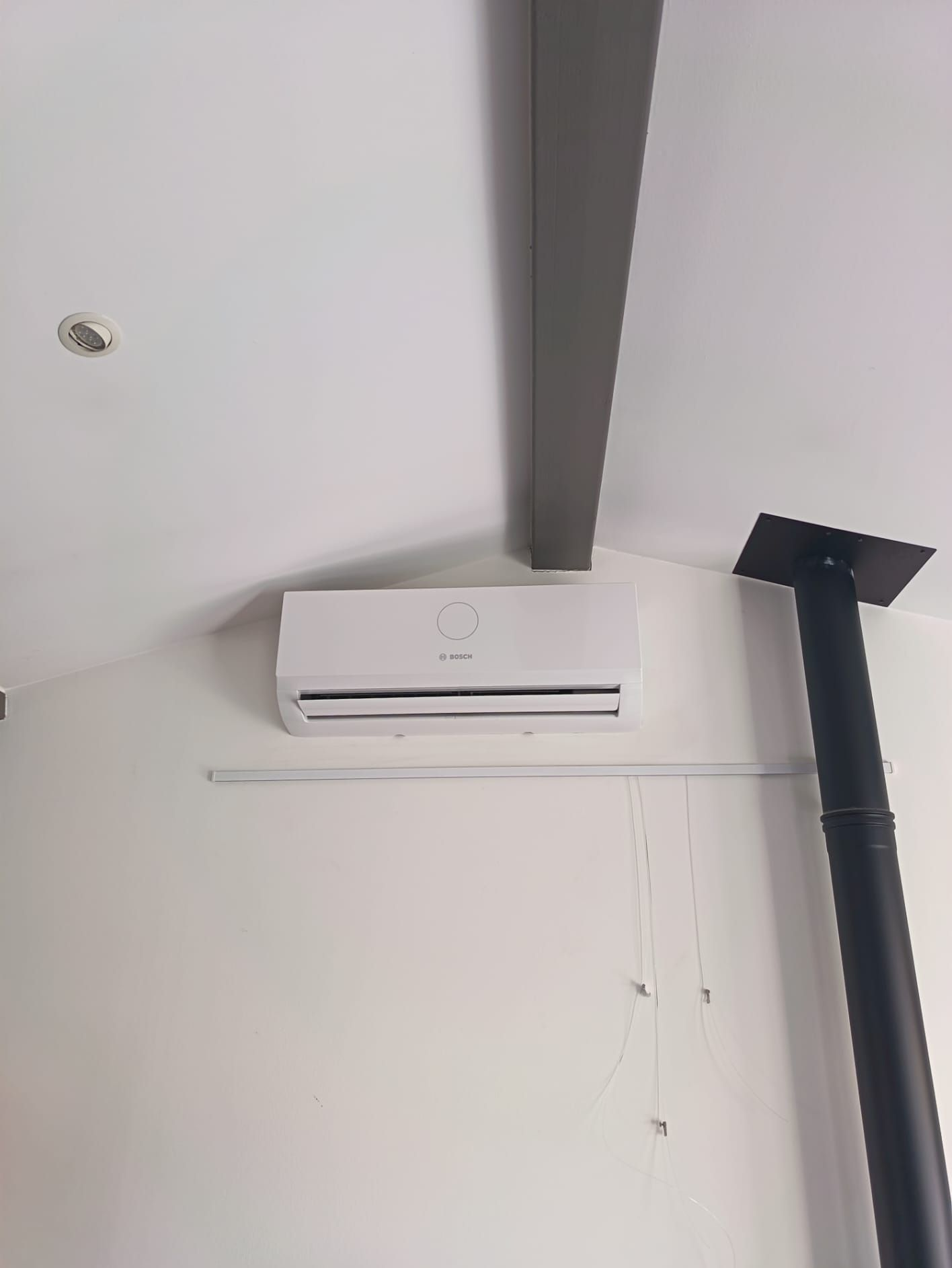 Un système de climatisation murale.