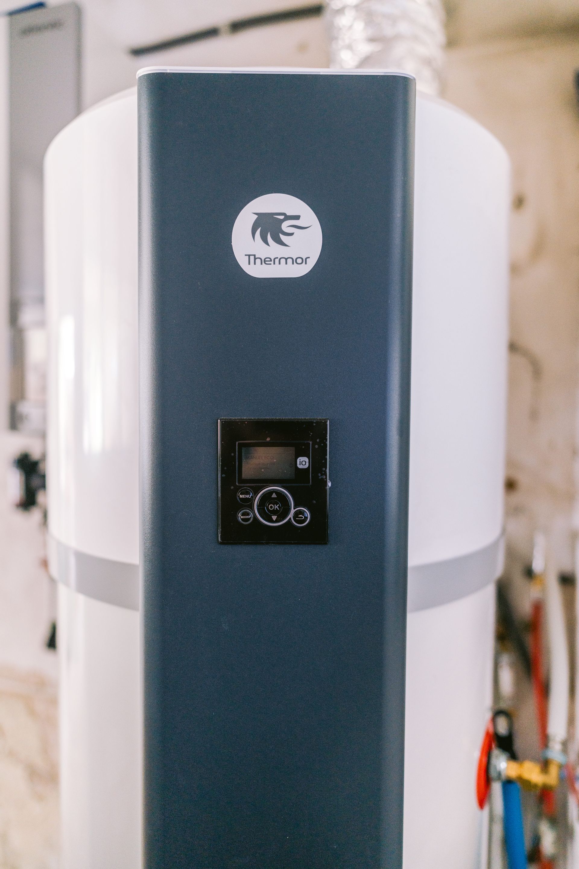 Un chauffe-eau thermodynamique Thermor.