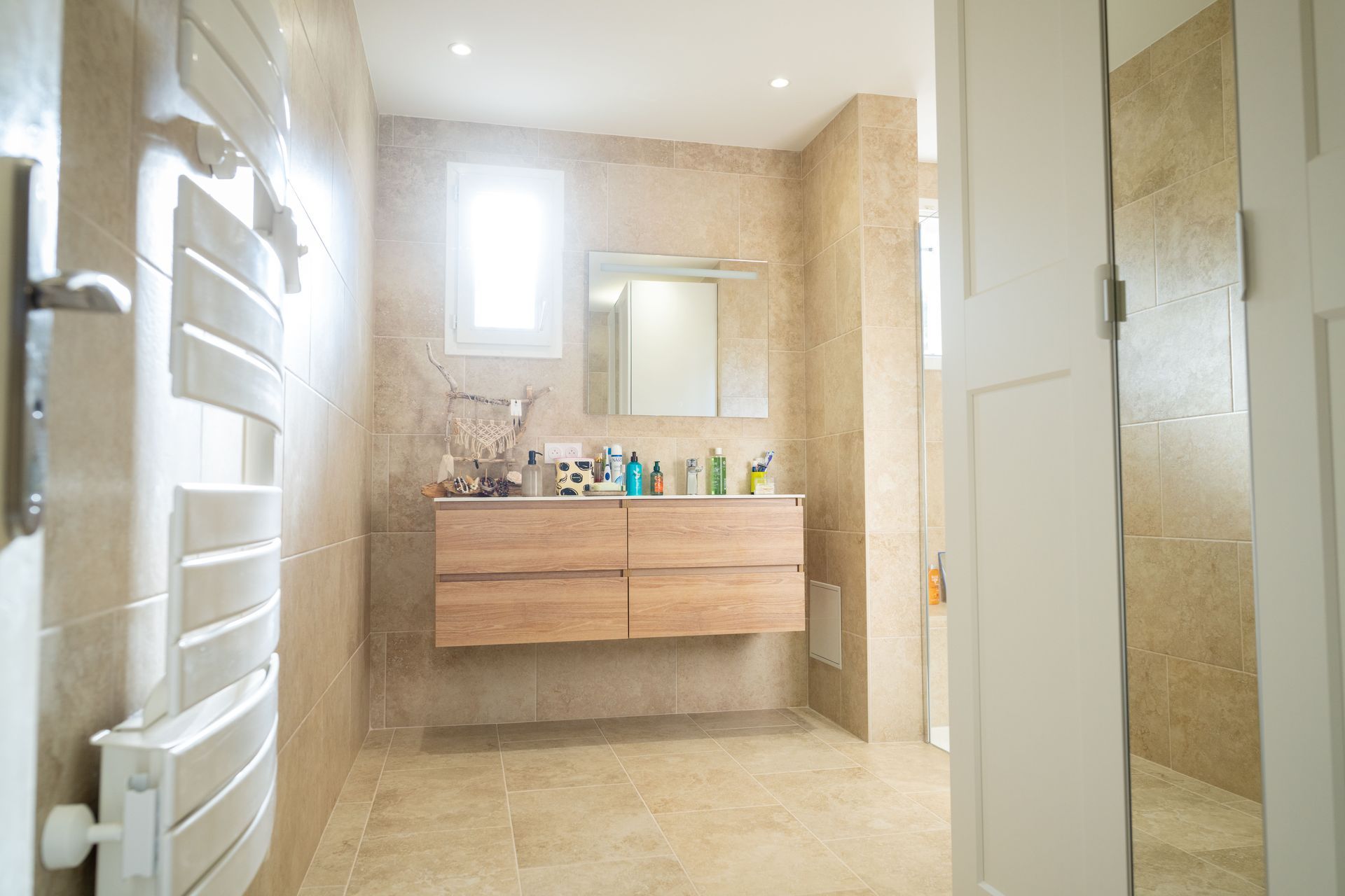 Une salle de bains.