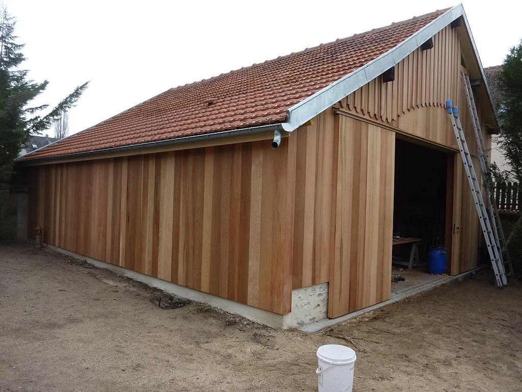 Bardage en bois d'abri extérieur