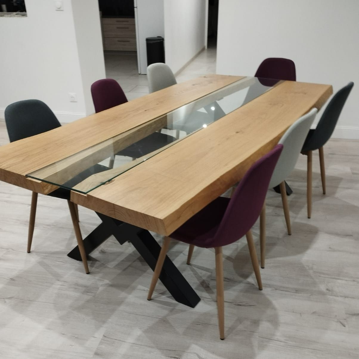 Table en chêne, métal et verre