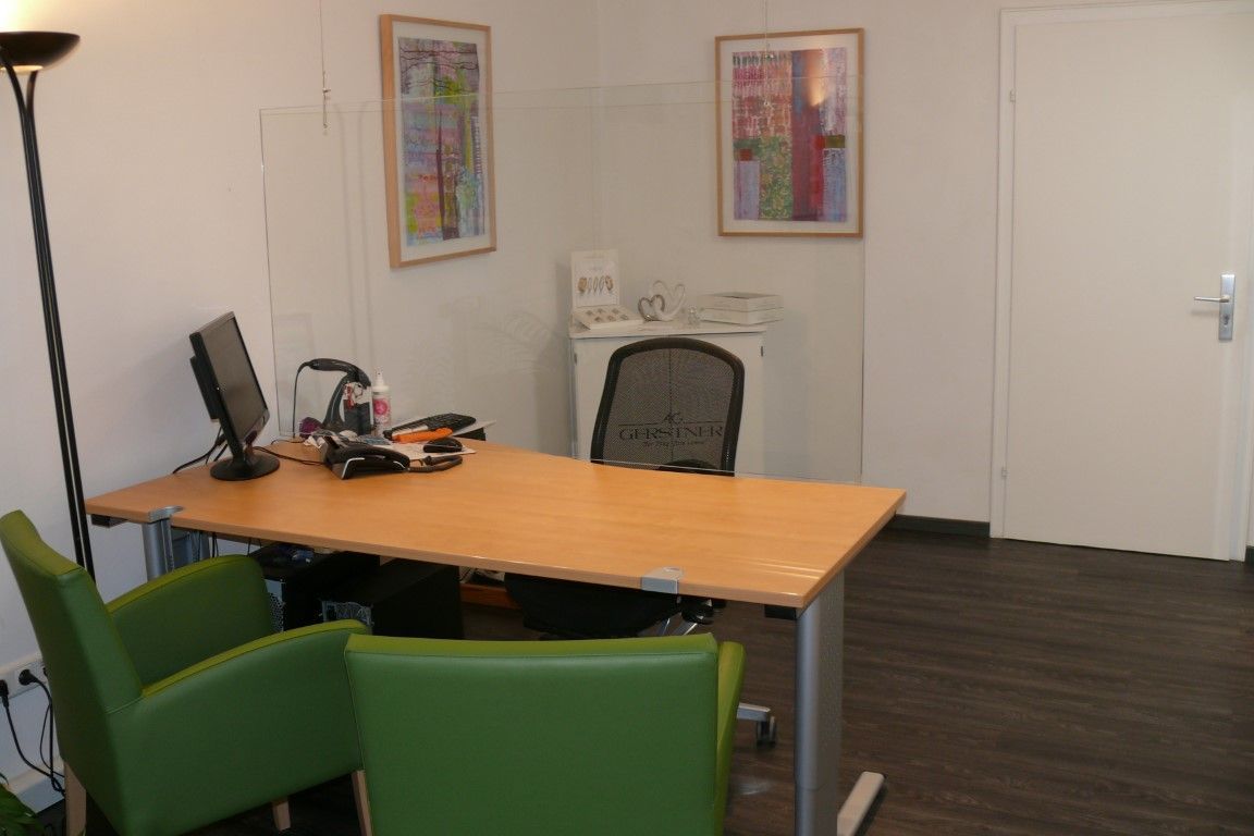 Vitrinen im Geschäft der Goldschmiede Dirk Kälber