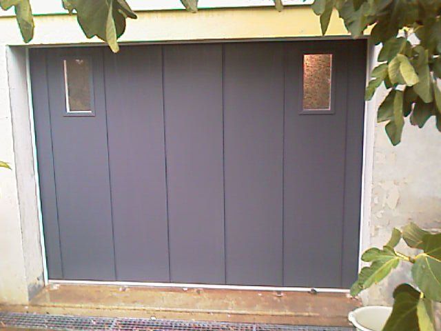 Porte de garage à ouverture latérale