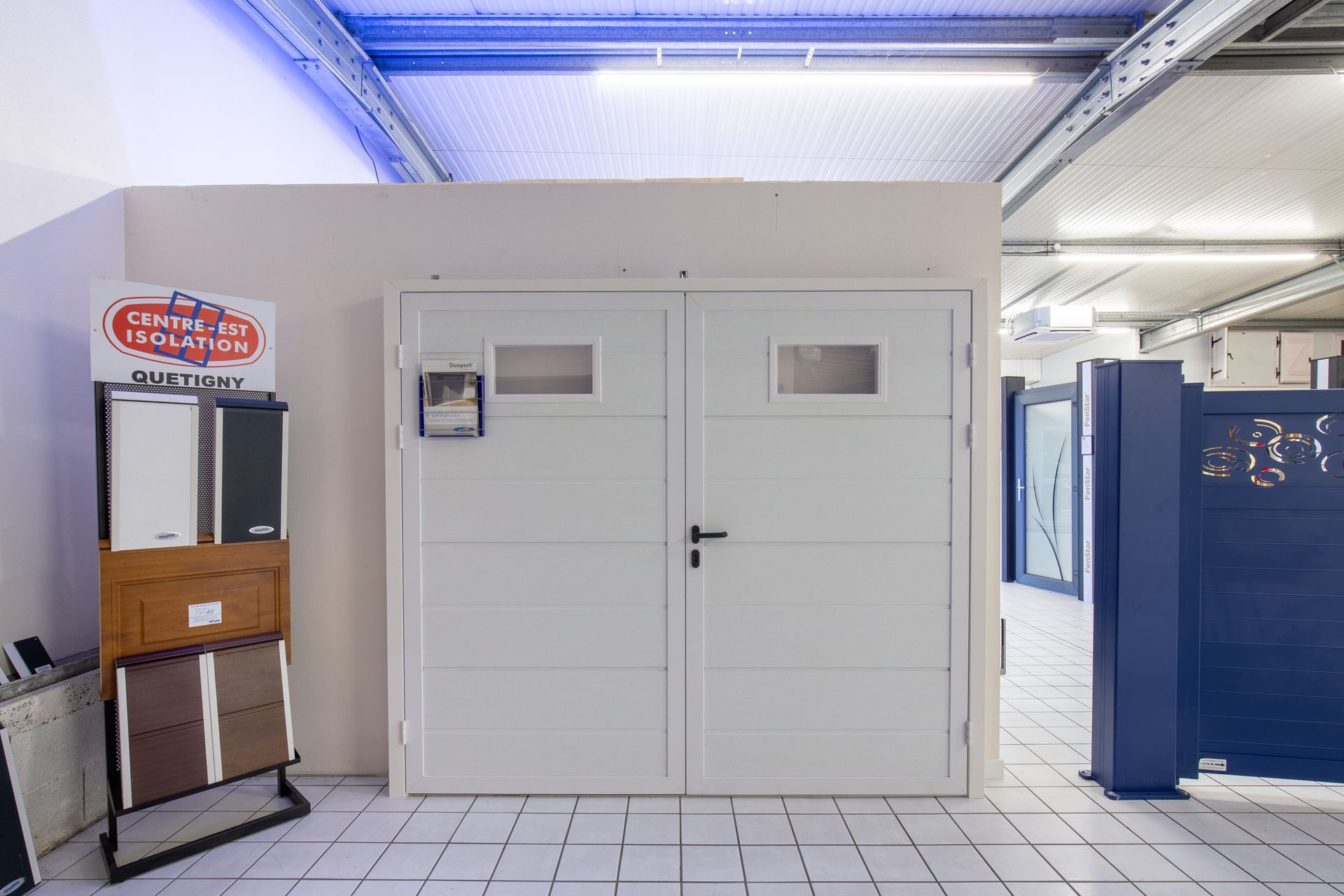 Porte de garage avec portes battantes