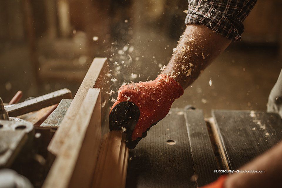 Schreiner bei der Arbeit